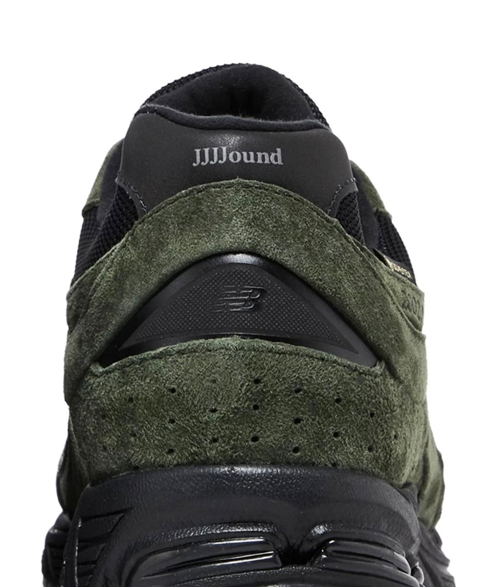 NB 2002R ‘Gator Skin’