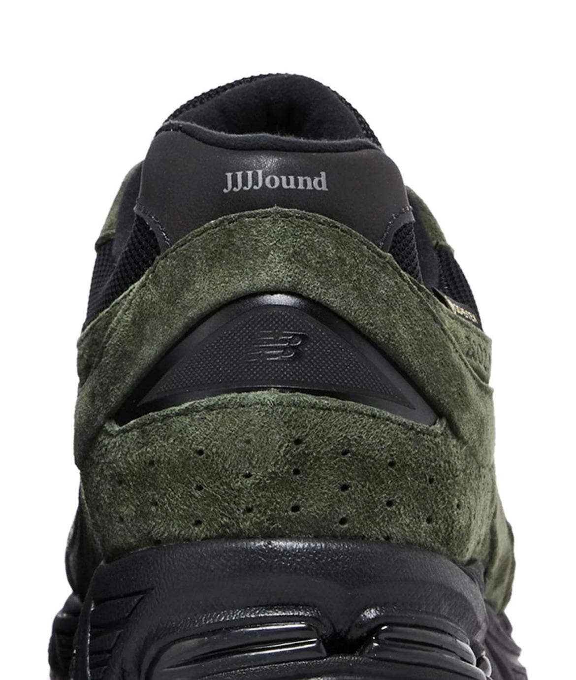 NB 2002R ‘Gator Skin’
